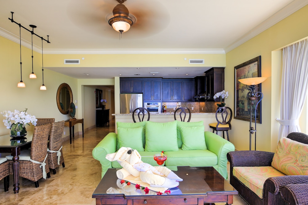 Suite, 2 Bedrooms, Oceanfront - Photo 4