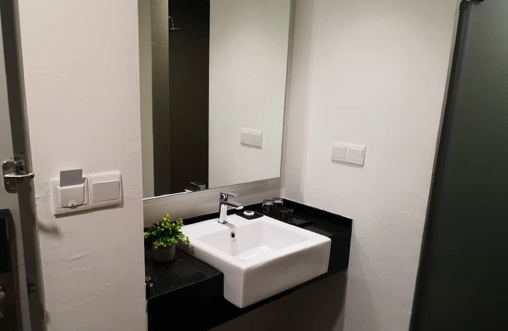 Superior Double Room, 1 King Bed, City View photo 3