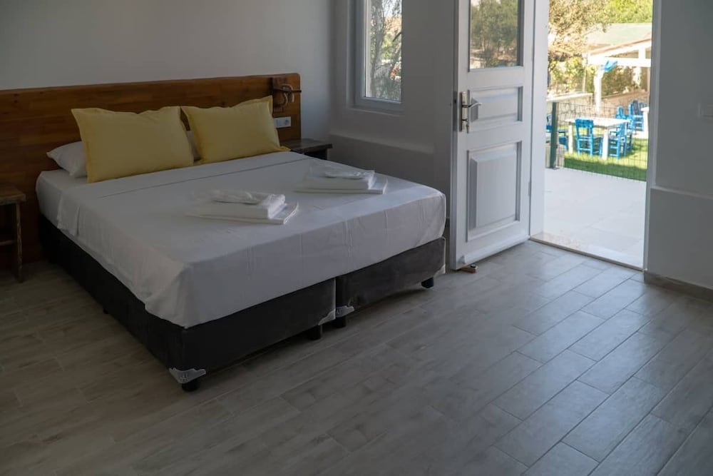 Economy Double Room photo 1