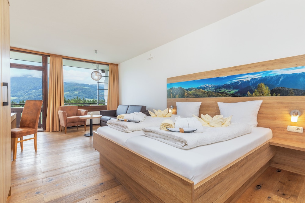 Comfort Single Room, 1 Twin Bed, Non Smoking, Mountain View