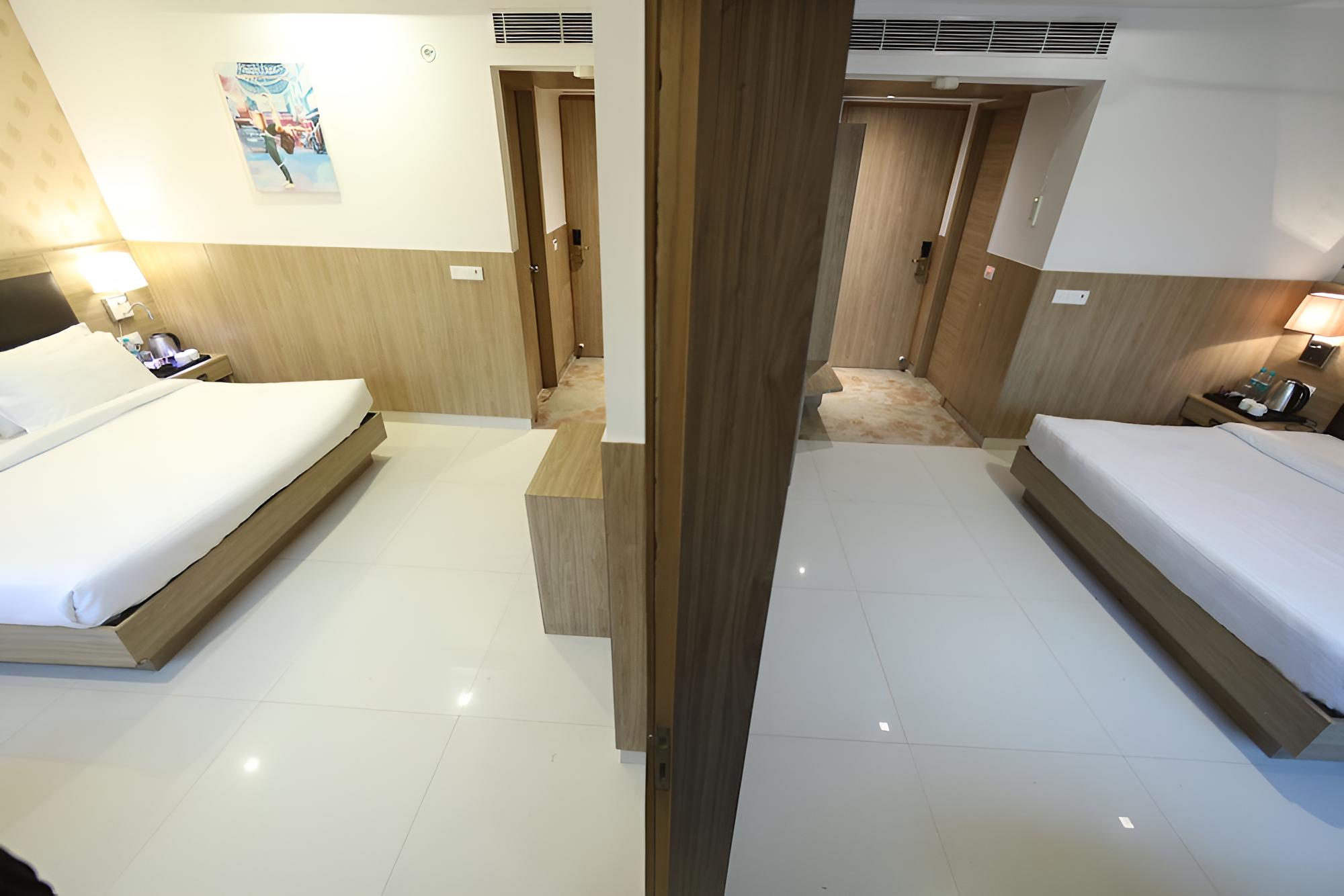 Family Suite, 2 Bedrooms, Connecting Rooms - Photo 2