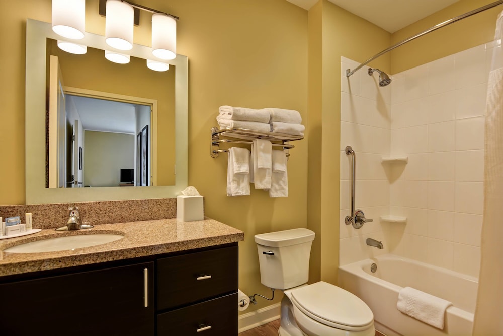 Suite, 1 Bedroom (Mobility/Hearing Accessible, Tub) photo 3
