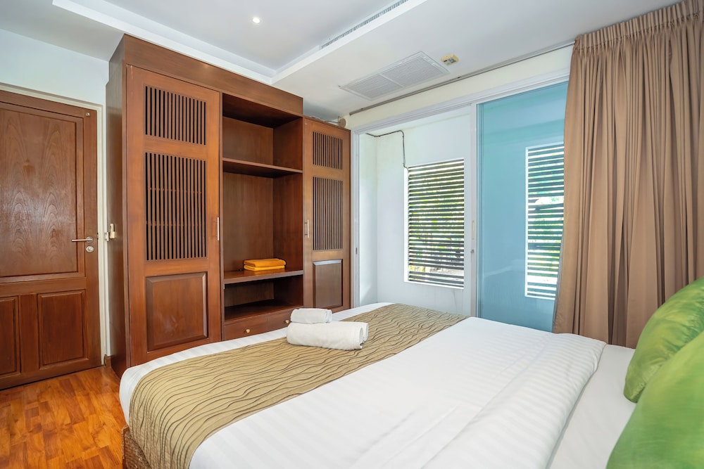 Two Bedroom Suite Seaview with pool access photo 2