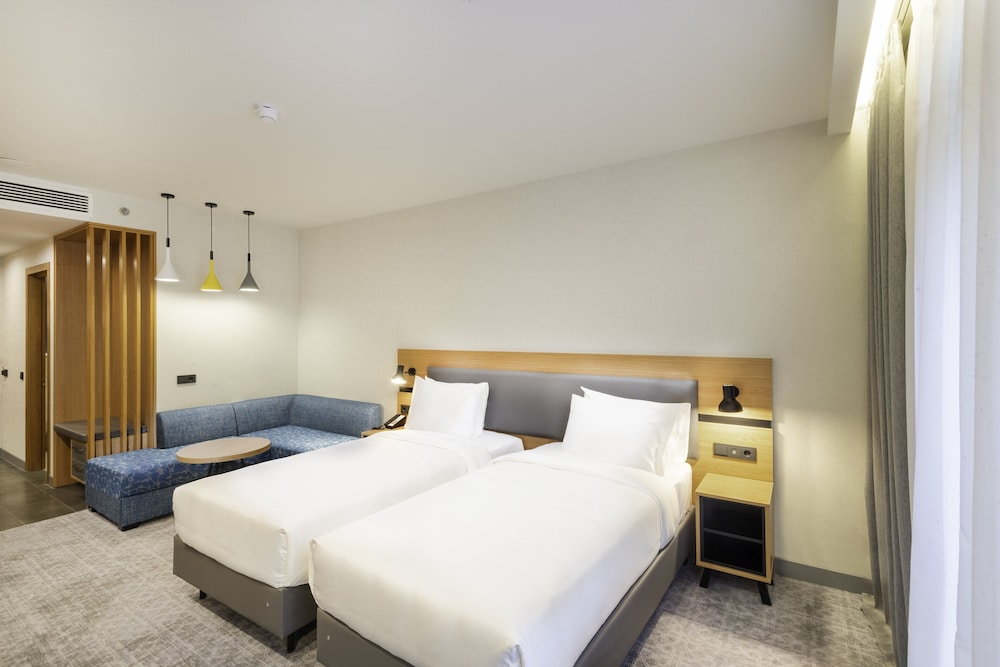 Standard Room, 1 Queen or 2 Twin Beds photo 2
