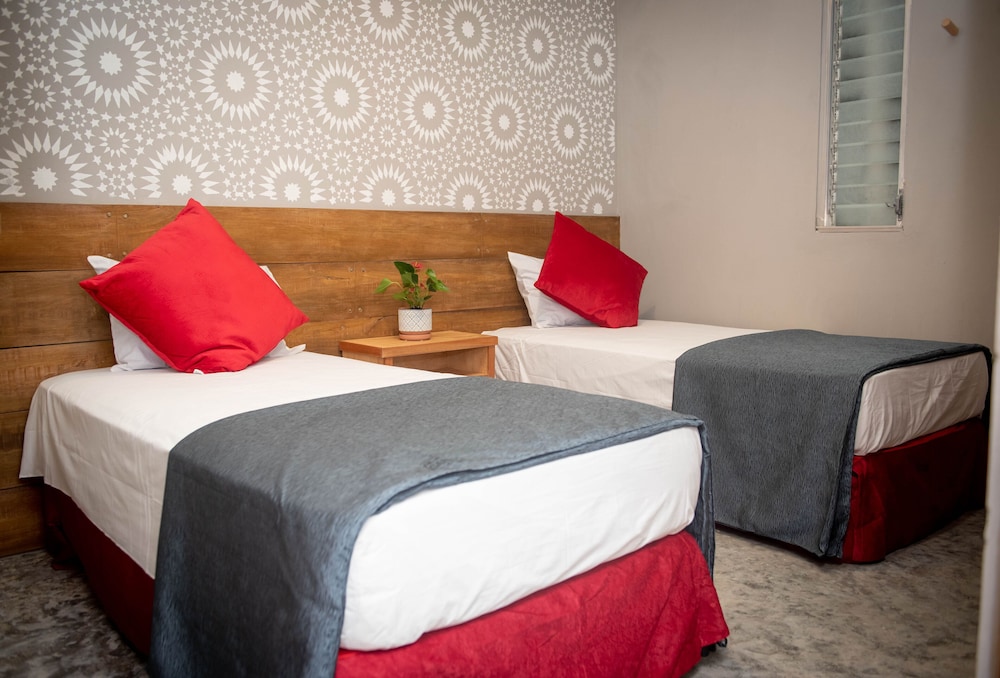 Twin Room - Photo 2