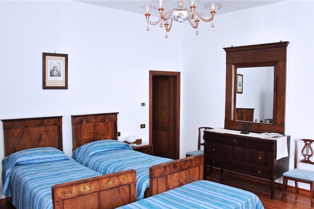 Room photo 2