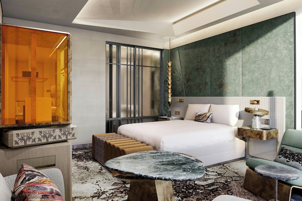 Deluxe Room, 1 King Bed, City View