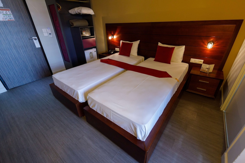 Standard Room, 2 Twin Beds, Balcony (17SQM, Free WiFi)