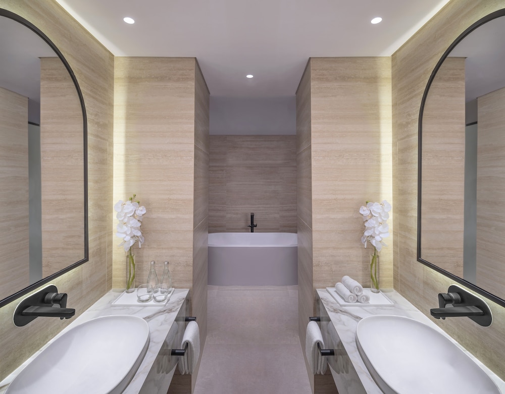 Private Pool Terrace Suite, Newly Renovated, Evening Drinks & Canapes Section, Free Shuttle To Beach - Photo 6