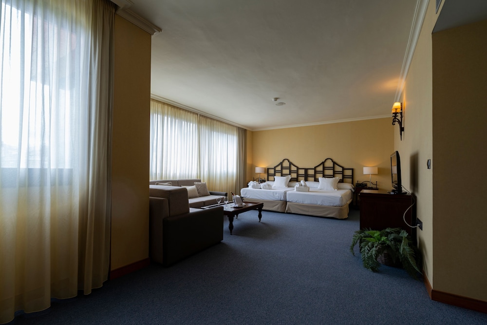 Junior Suite (2 Adults and 1 Child)