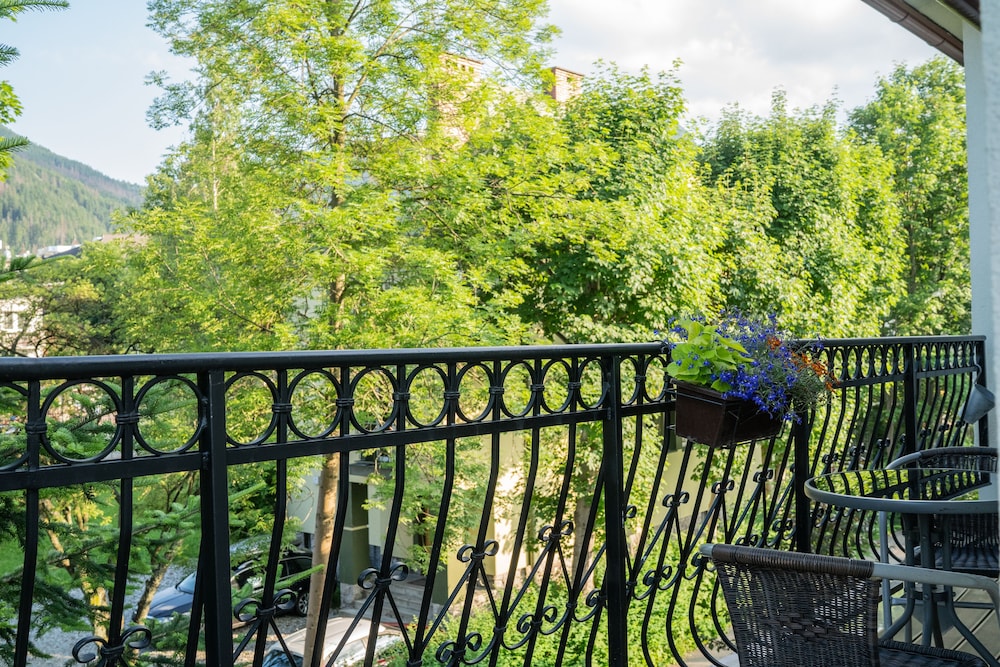 Double or Twin Room, Balcony - Photo 2