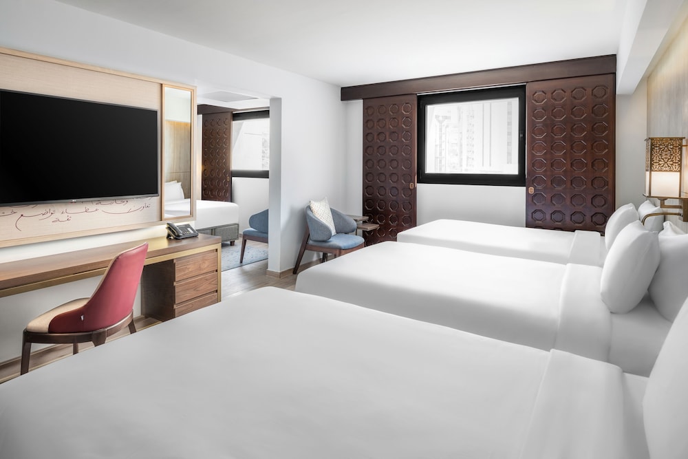 Deluxe Suite - Photo 1