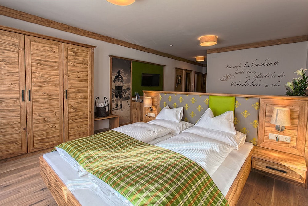 Deluxe Double Room, Balcony, Mountain View (Alpenblick Deluxe) photo 1