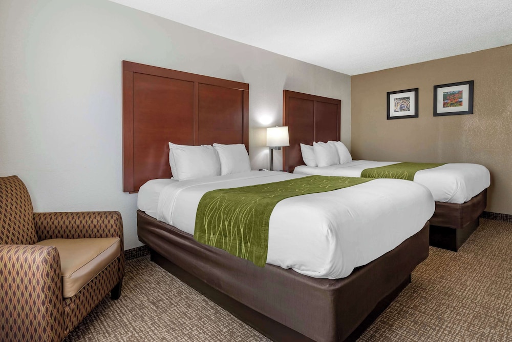Room, 2 Queen Beds, Non Smoking - Photo 5