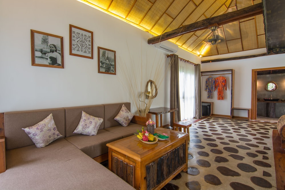 Private Family Villa - Photo 9