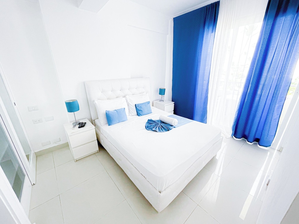 Deluxe Studio Suite, City View