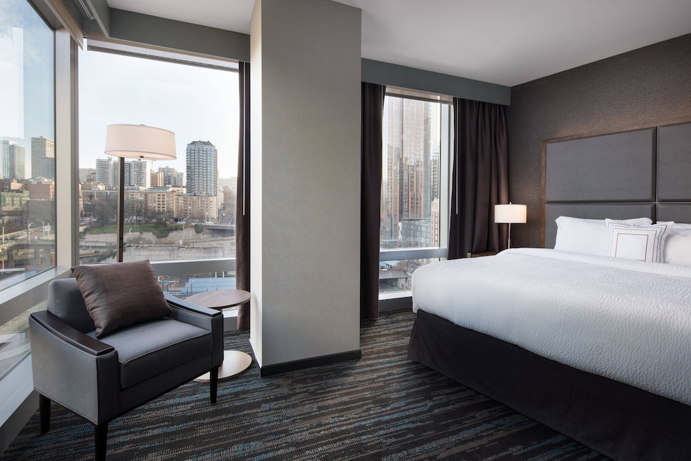 Executive Suite, 1 Bedroom, City View photo 2