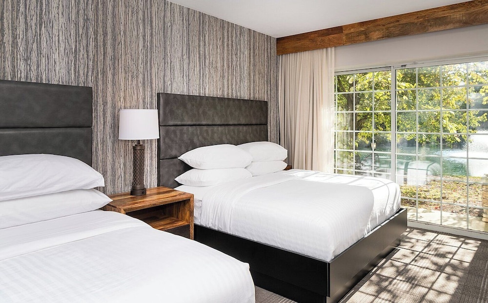 Standard Room, Multiple Beds - Photo 5