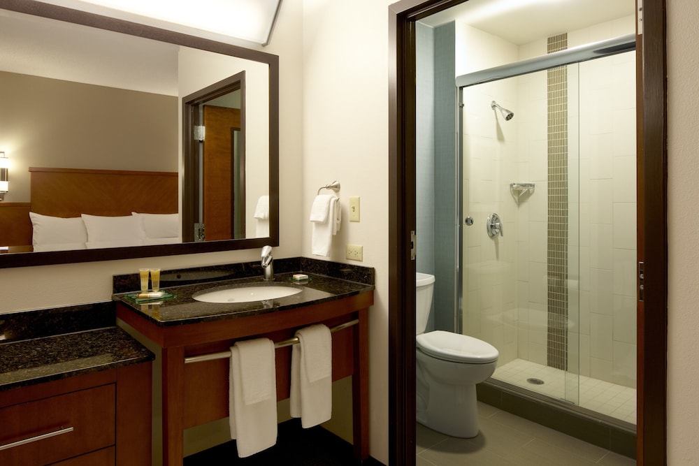 Room, 1 King Bed (High Floor) - Photo 4