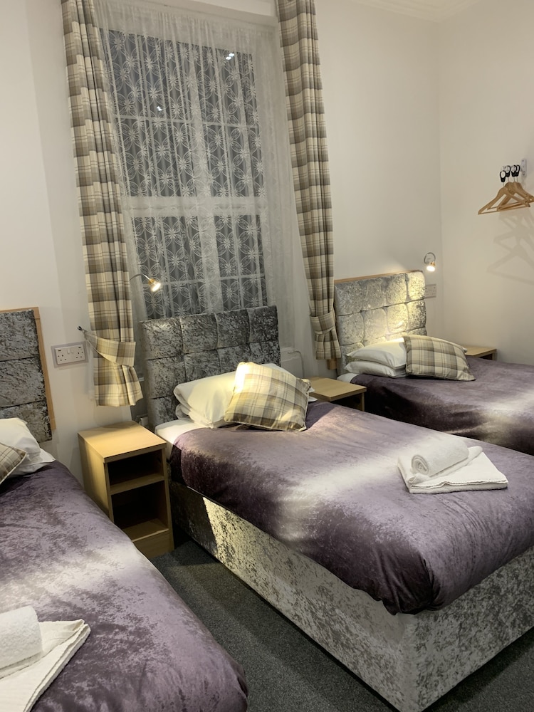 Rear Facing Luxury Triple Room photo 1