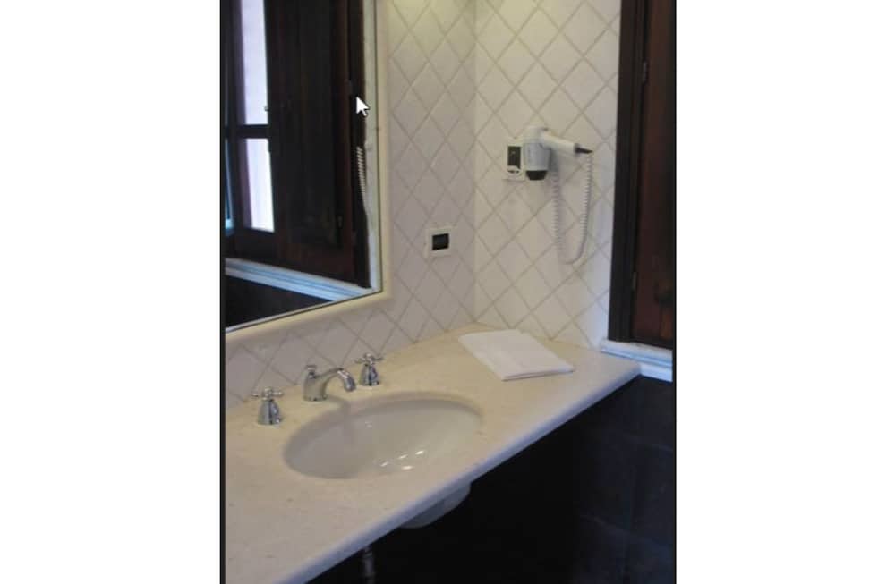 Double Or Twin Room photo 3