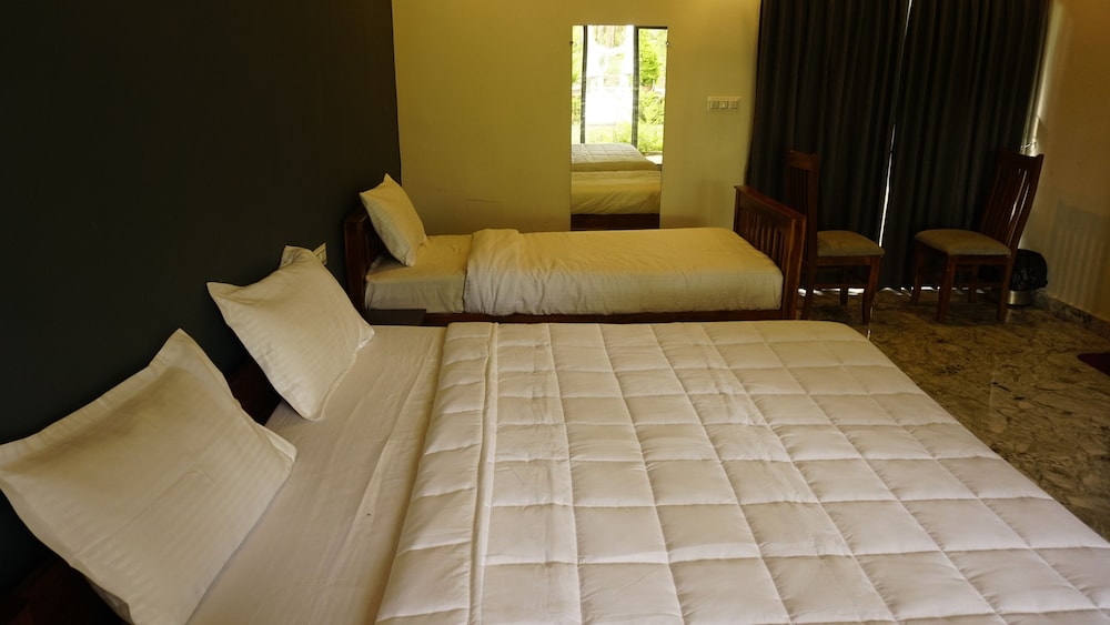 Standard Triple Room, Garden View photo 3