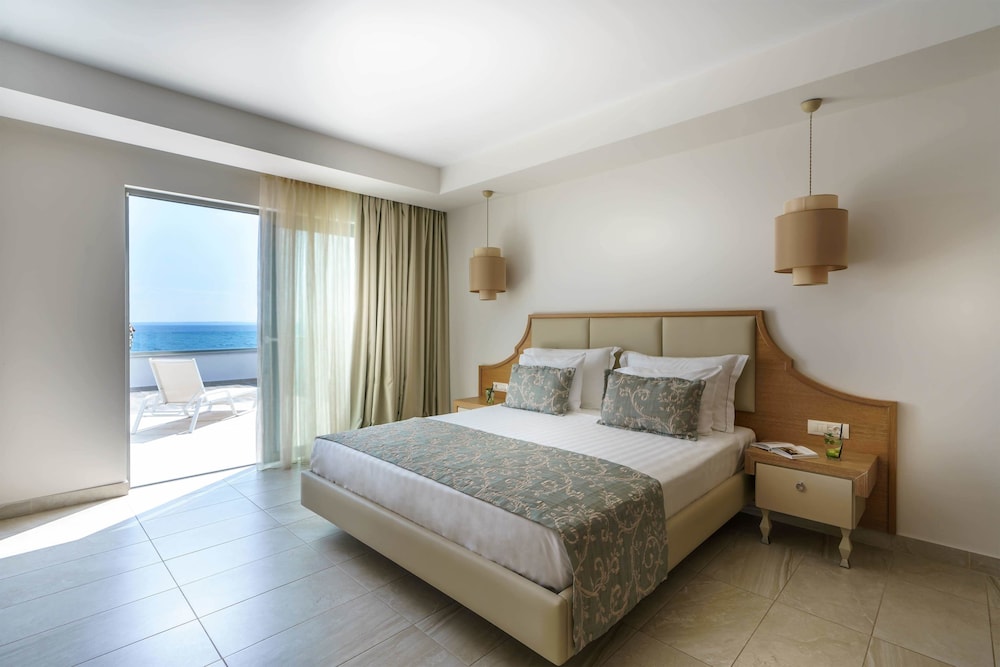 Family Suite, 1 Bedroom, Sea View photo 3
