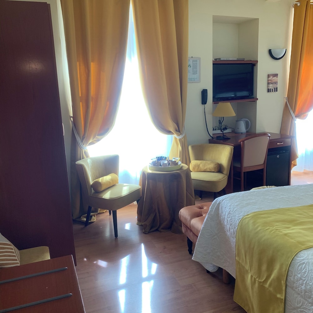 Superior Triple Room photo 3