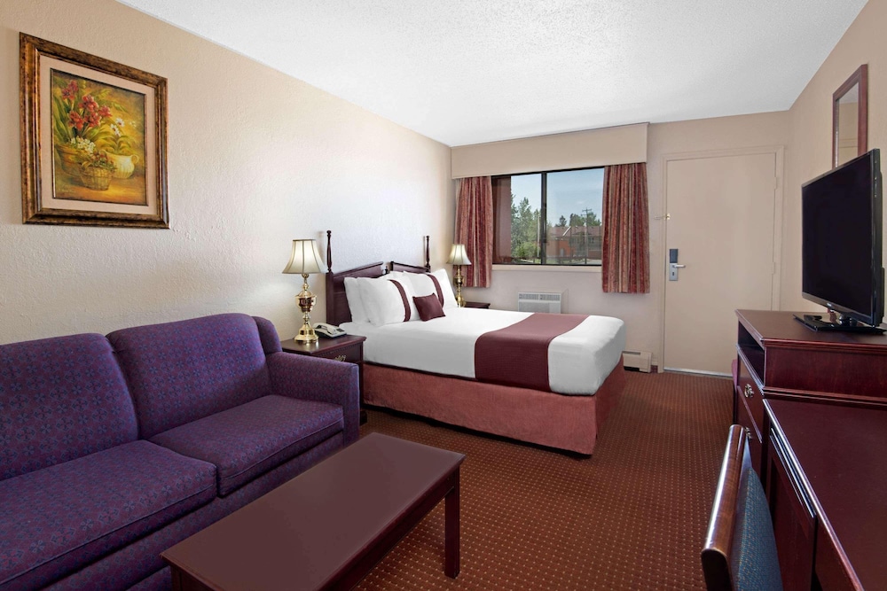 Deluxe Single Room, 1 Queen Bed photo 1