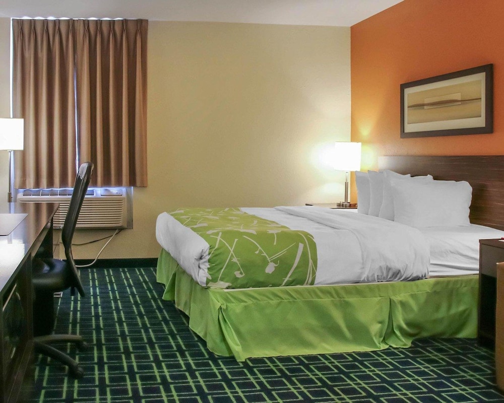 Standard Room, 1 King Bed with Sofa bed, Non Smoking (1 Person Sofa Bed)