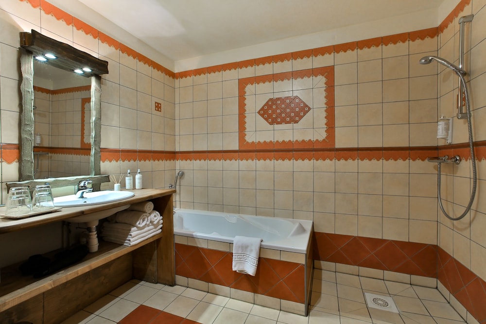 Family Quadruple Room, Ensuite photo 2