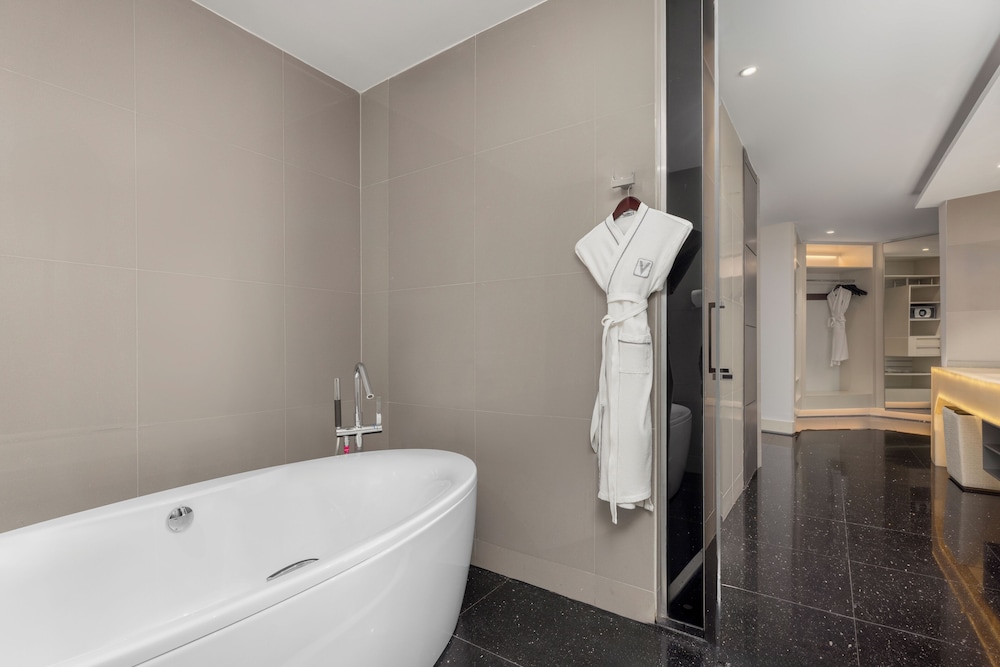 Elite Suite, 1 King Bed (Mega)