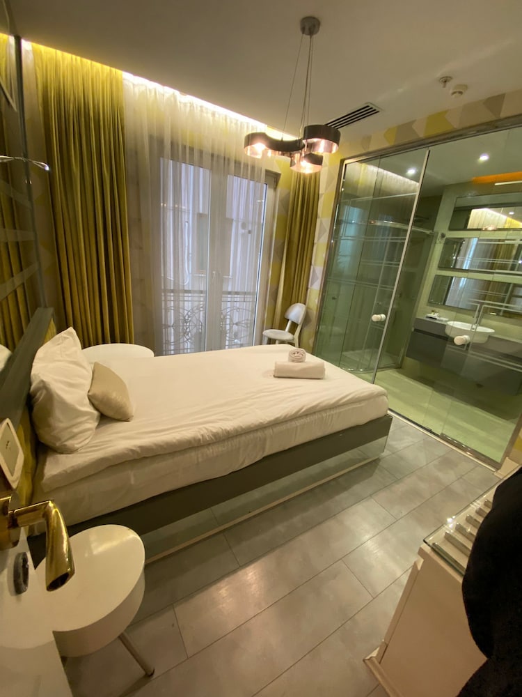 Economy Room, City View photo 3