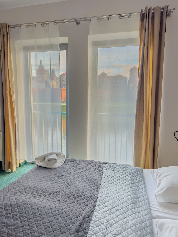 Double or Twin Room, River View photo 1
