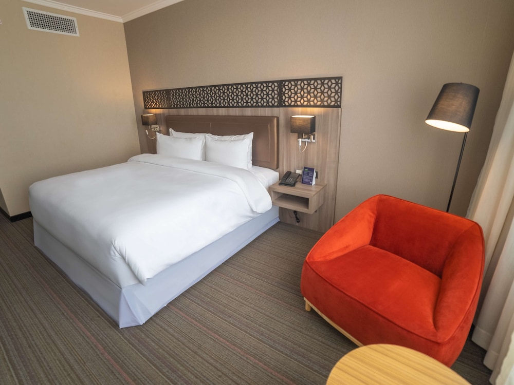 Suite, 1 King Bed (Imperial) photo 3