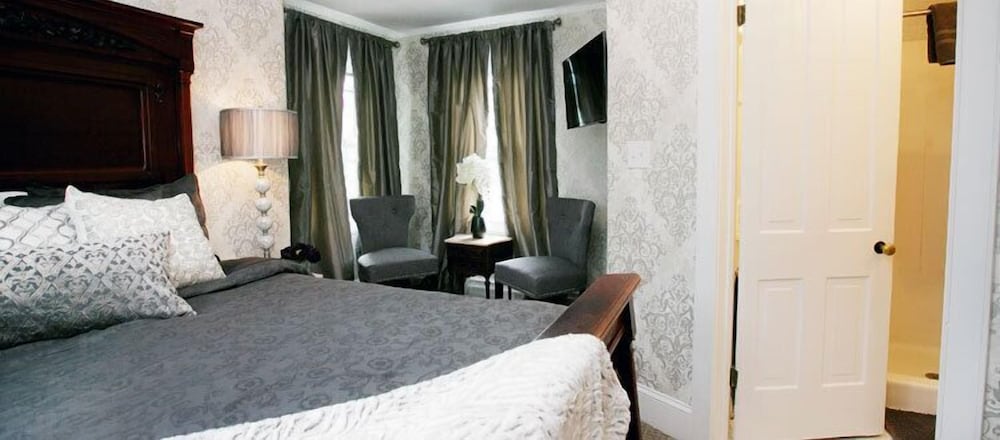 Luxury Room, 1 King Bed photo 3