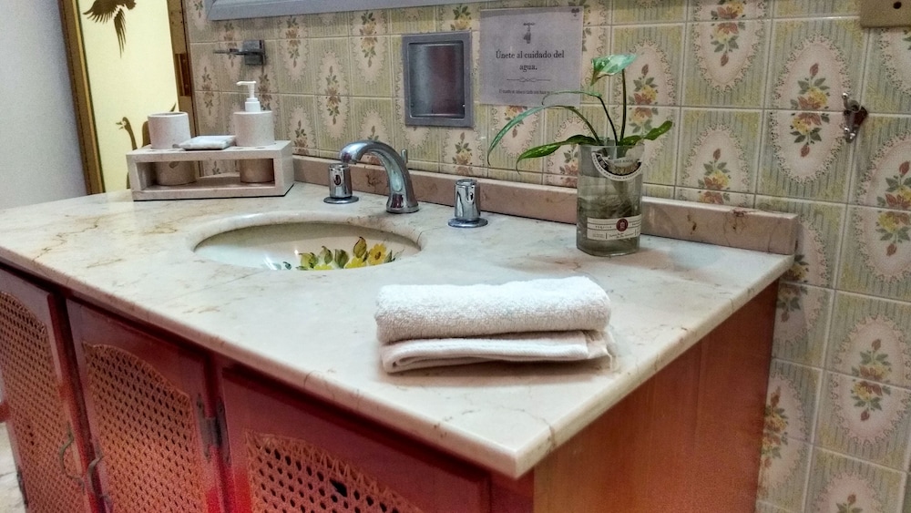Family Suite, 2 Bedrooms, Refrigerator & Microwave, Garden View photo 3