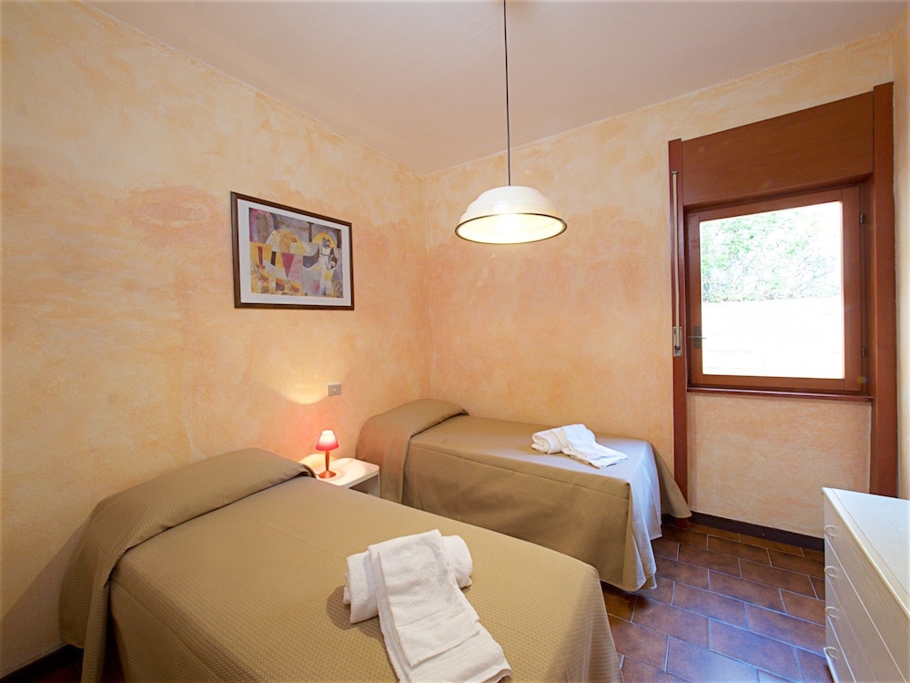 Classic Apartment, 2 Bedrooms photo 3