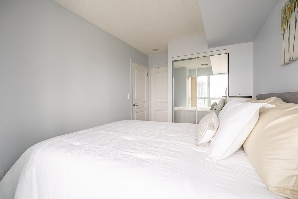 Design Apartment, Multiple Beds, Kitchen, City View - Photo 20
