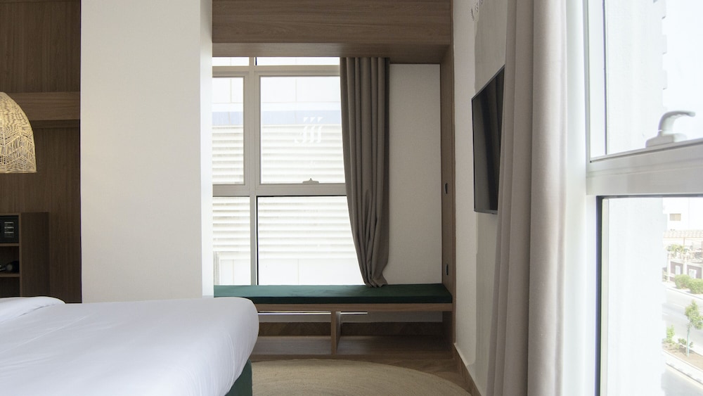 Junior Room, 1 King Bed - Photo 5