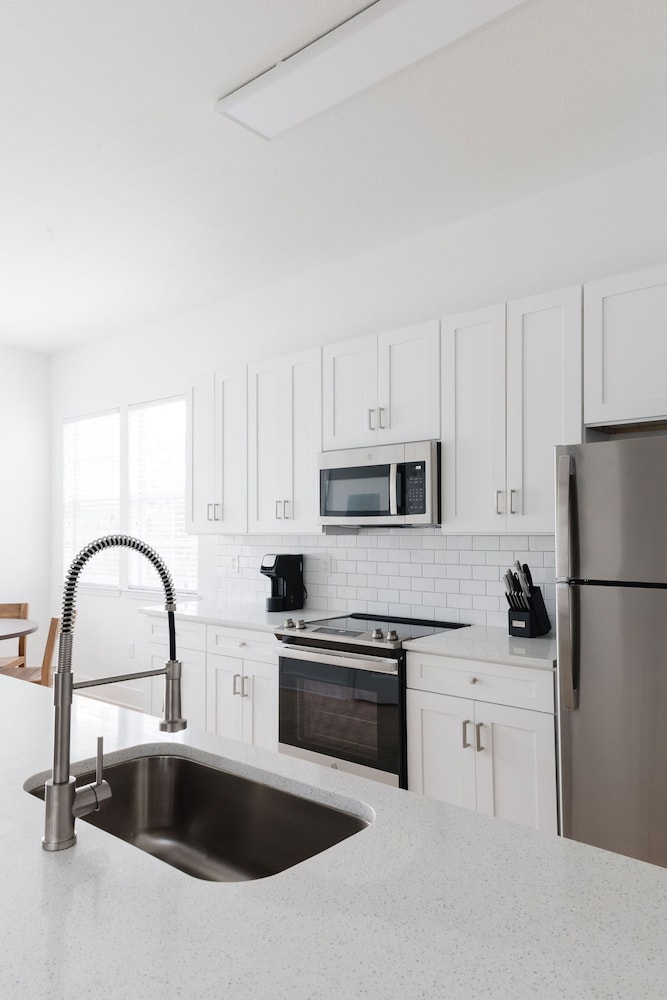 Traditional Apartment, 1 Bedroom, Bathtub (Self Check-in with Virtual Front Desk) photo 3