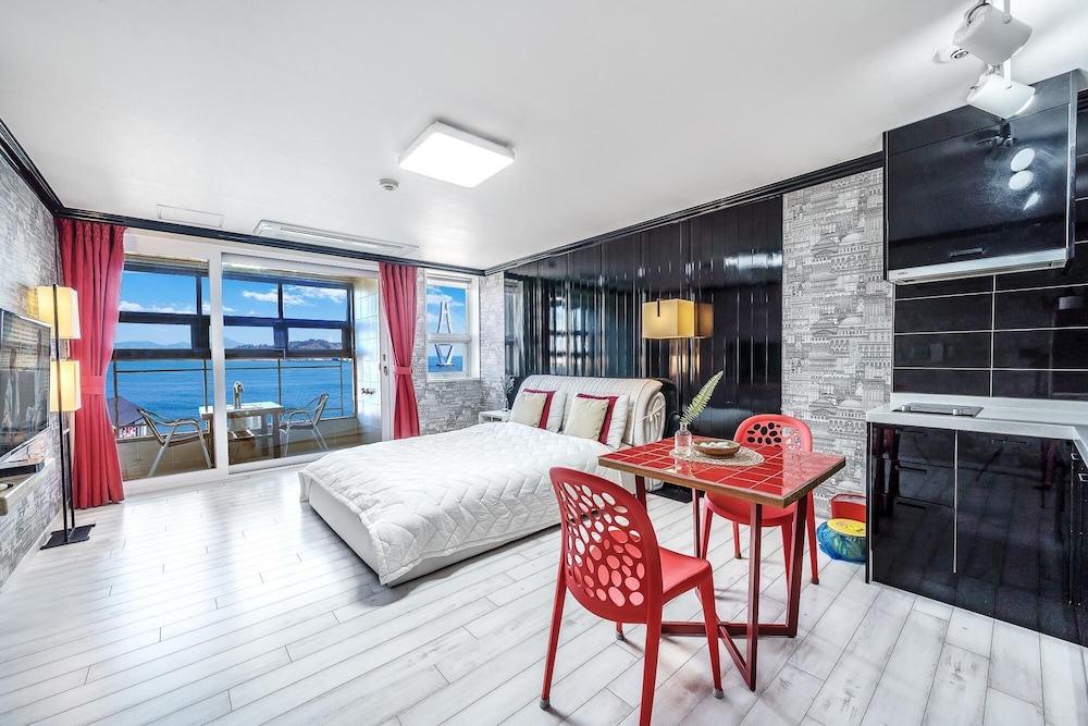 Basic Room, 1 Bedroom (Cocacola)