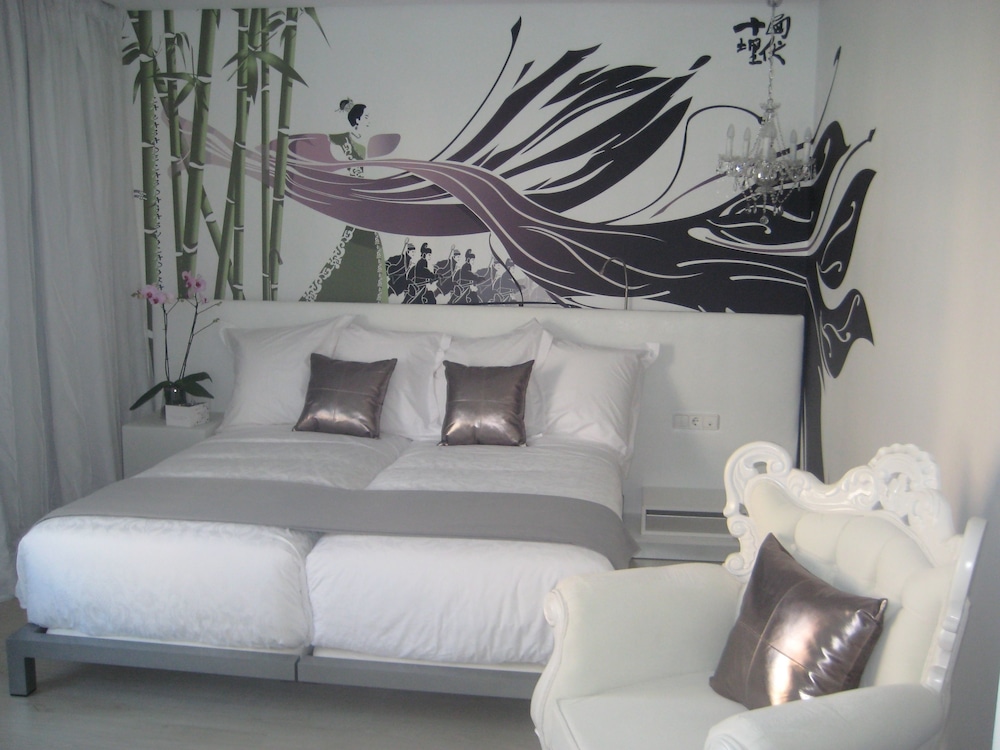 Standard Double or Twin Room - Photo 6