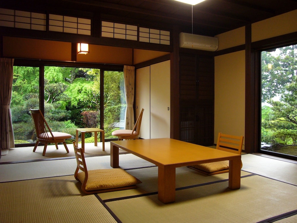 Japanese-style Room, Garden View