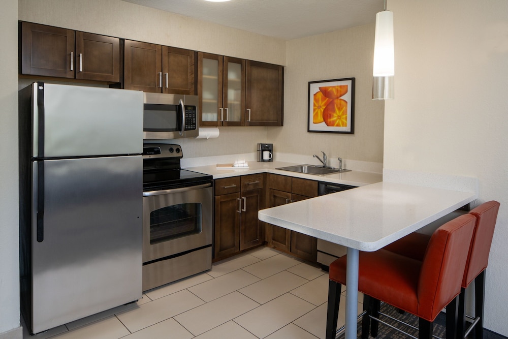 Suite, 2 Bedrooms (Mobility/Hearing Accessible, Tub)