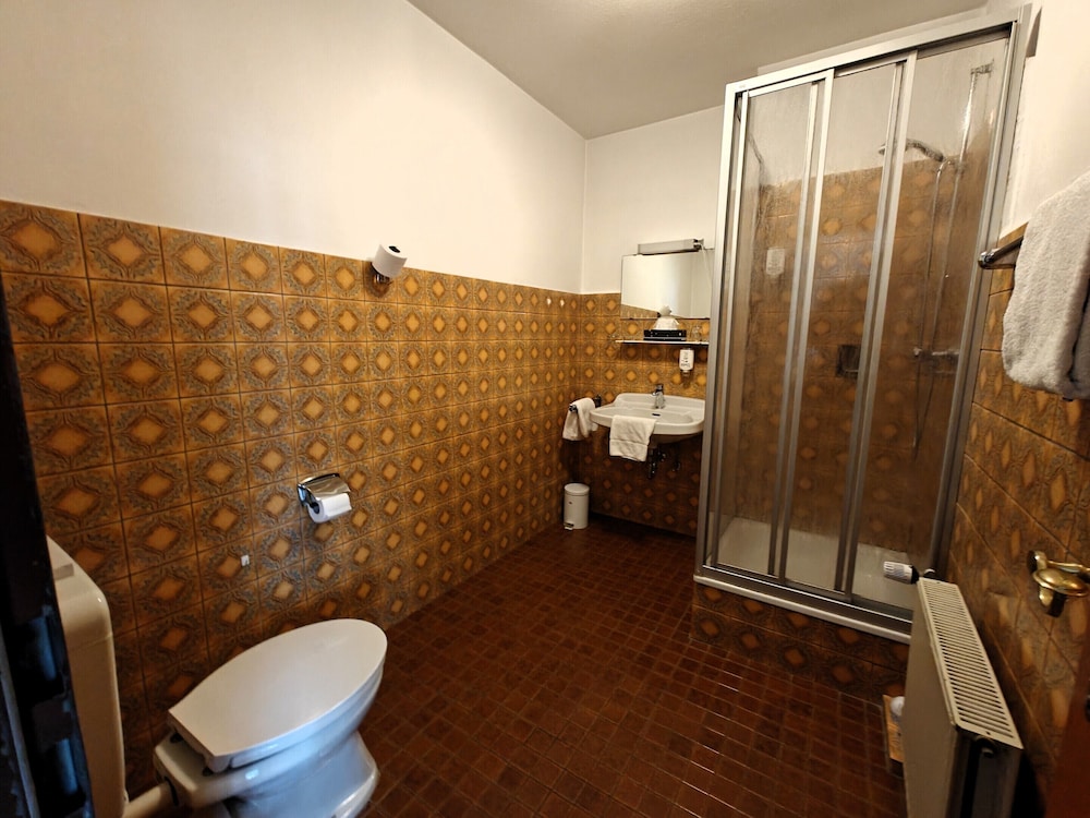 Basic Single Room, Courtyard View photo 3