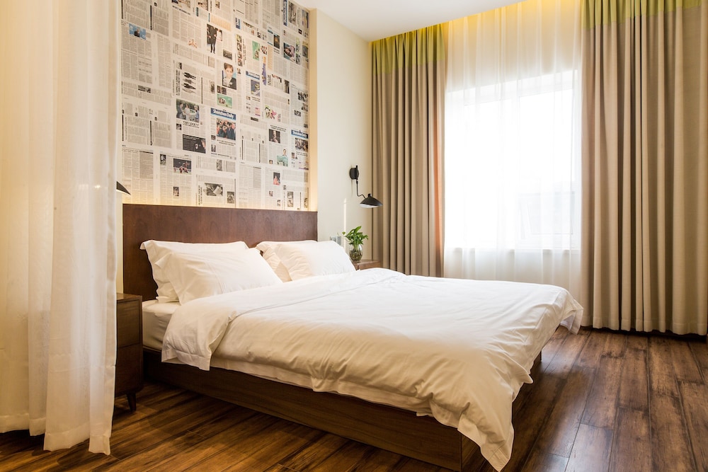 Standard Room, 1 Queen Bed, Non Smoking photo 1