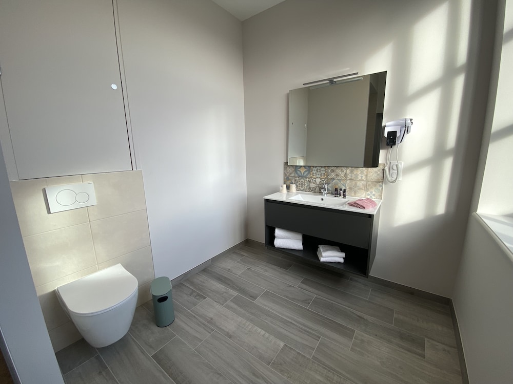 Deluxe Room - Photo 3