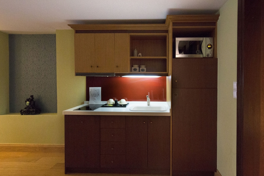 Deluxe Suite, City View - Photo 1