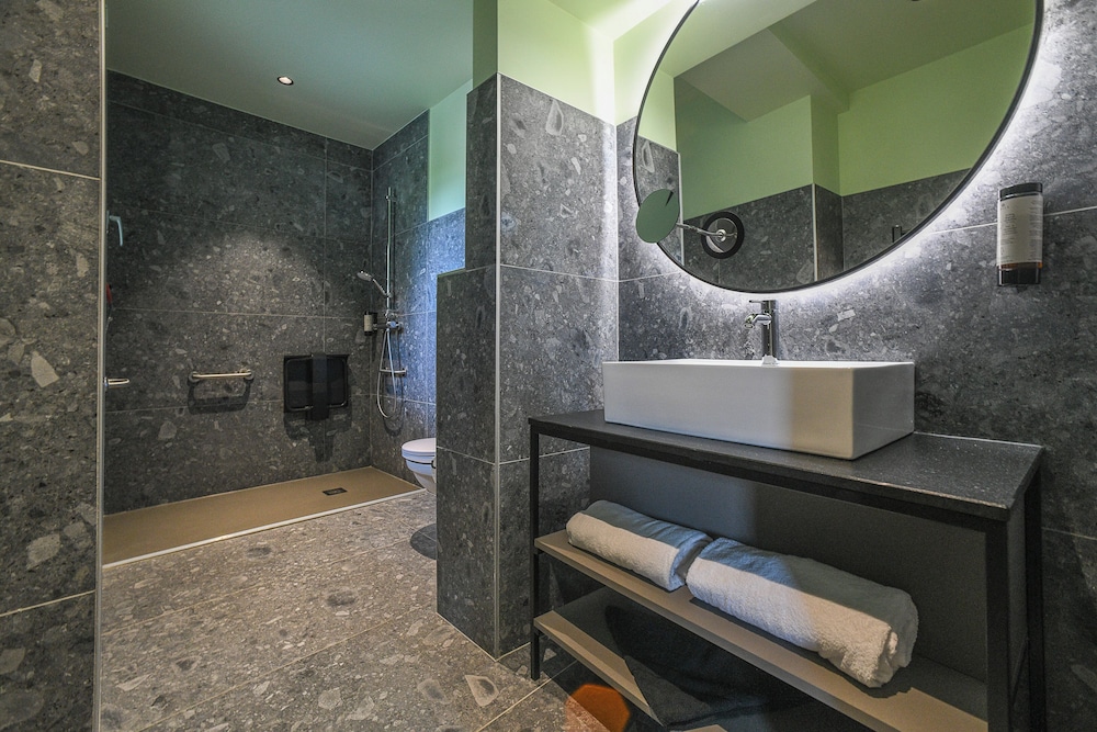 Double Room, Mobility Accessible, Lake View photo 3